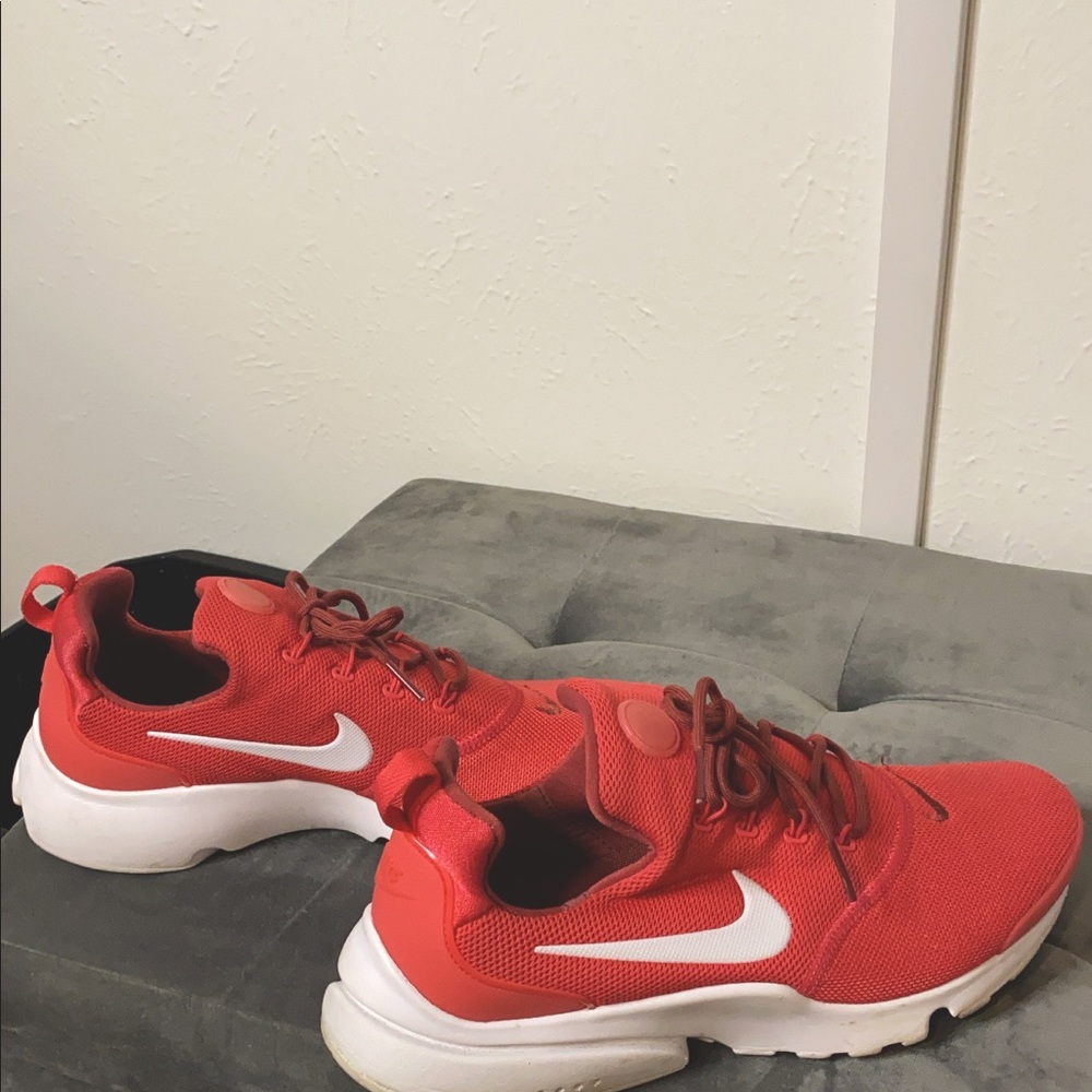 Nike SIZE 8